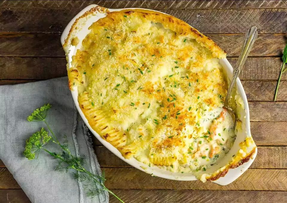 Нарезаем кружочками, заливаем — и в духовку: картофельная запеканка с молоком и чесноком — сливочный аромат и нежная текстура