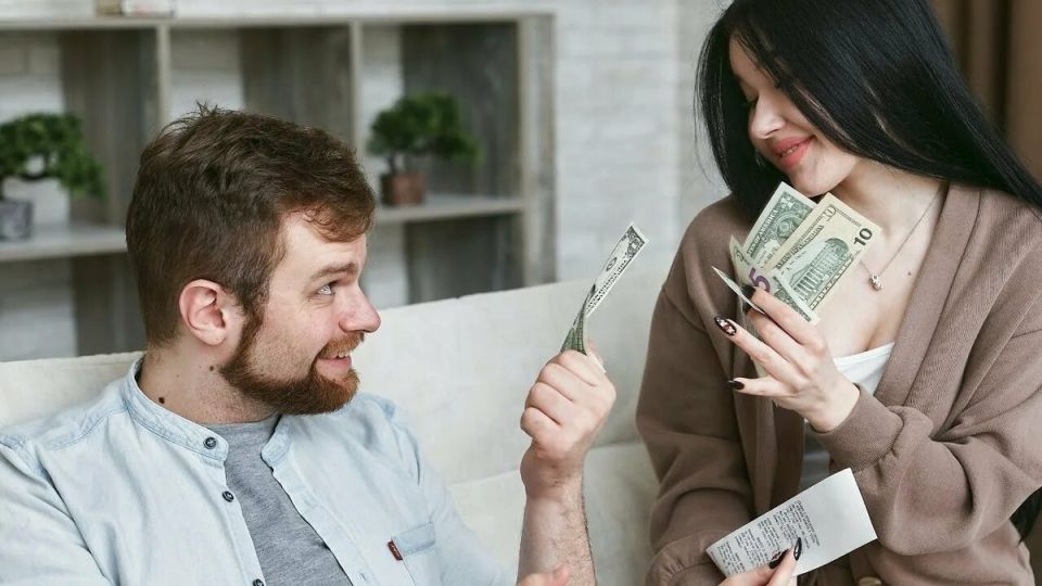 Мужчина пытается вернуть 1 миллион рублей у бывшей девушки: чем закончилась судебная saga?