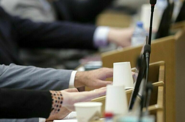 Госдума планирует расширить полномочия Правительства для борьбы с санкциями до 2026 года