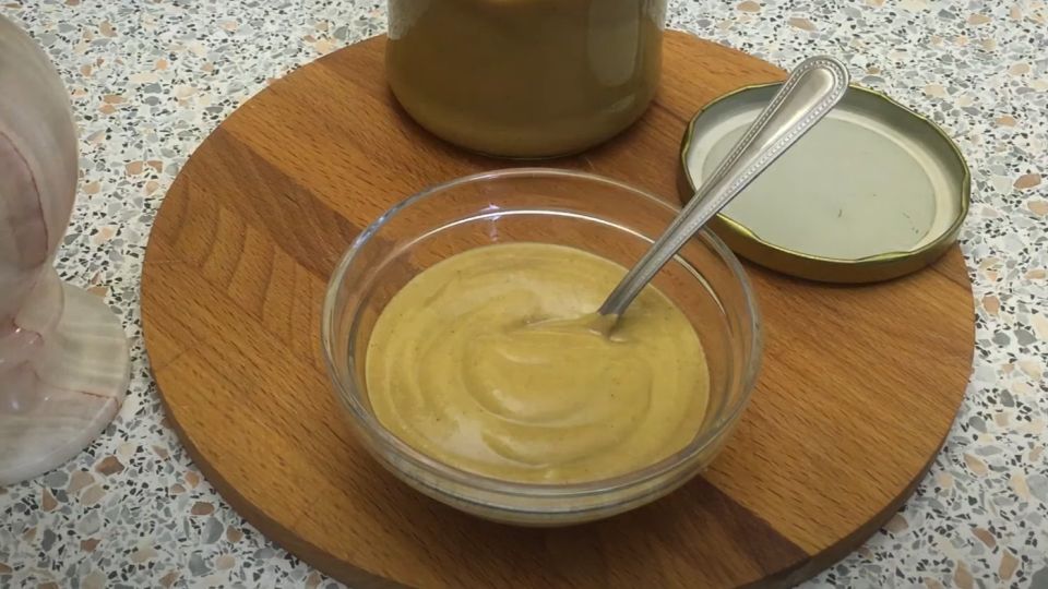 Домашнюю горчицу сделаете за одну минуту: с магазинной не сравнится