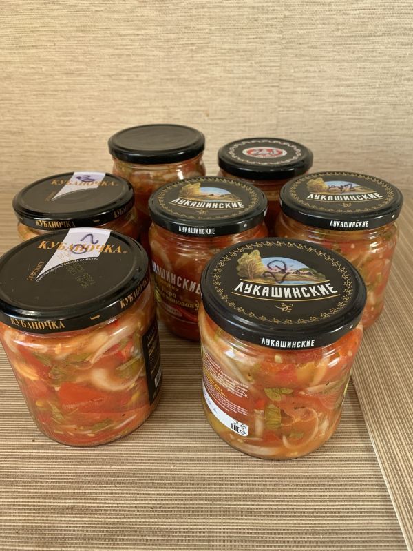 Овощное волшебство на зиму: салат из помидоров с луком и перцем