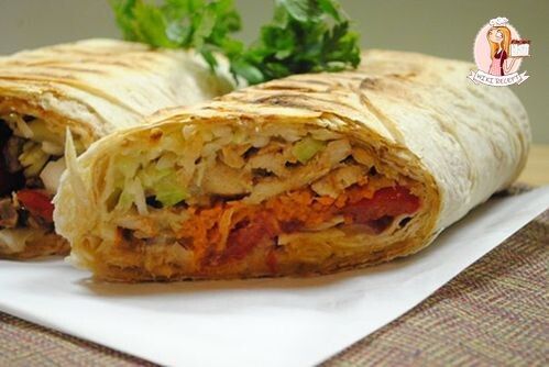 Простая шаурма с курицей для уютного воскресного ужина