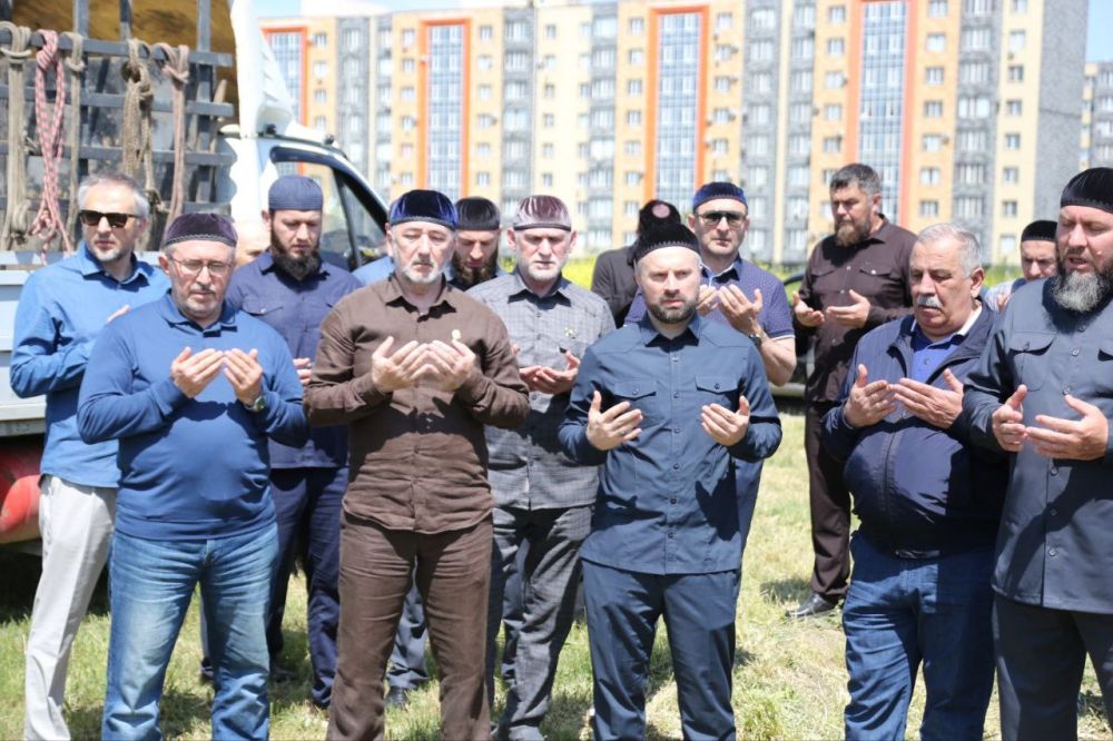  !.             1,         