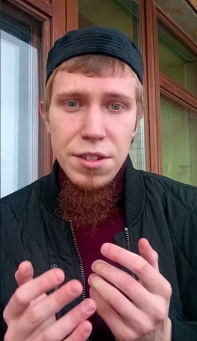 А хорошо пошло. Радикального блогера, нациста Бориса Гнеева, который принял ислам и взял имя Мансур задержали в Сочи