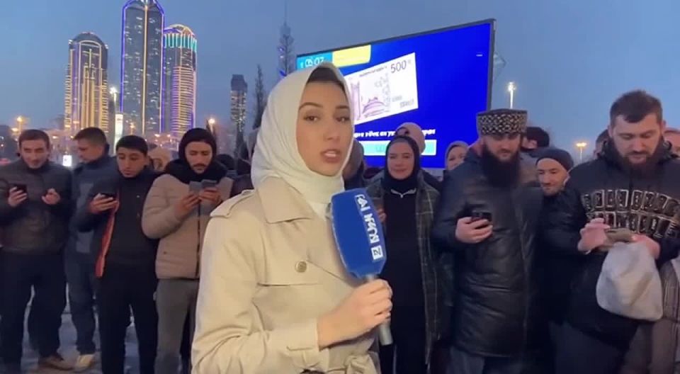 Два майора: Грозный, местные СМИ:. местные жители с 5 утра выходят на площадь и голосуют за "Грозный-сити"