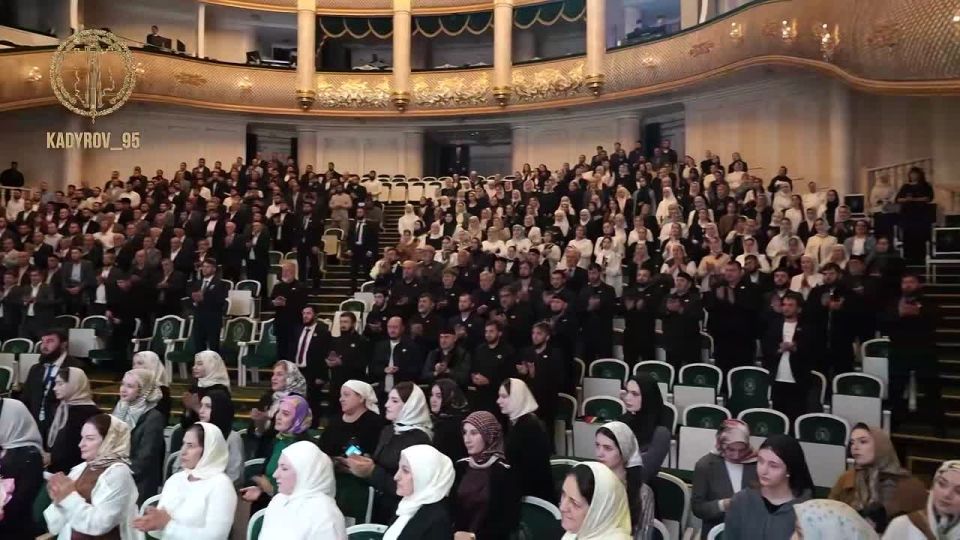 Рамзану Кадырову вручили медаль за вклад в развитие фермерского движения в России