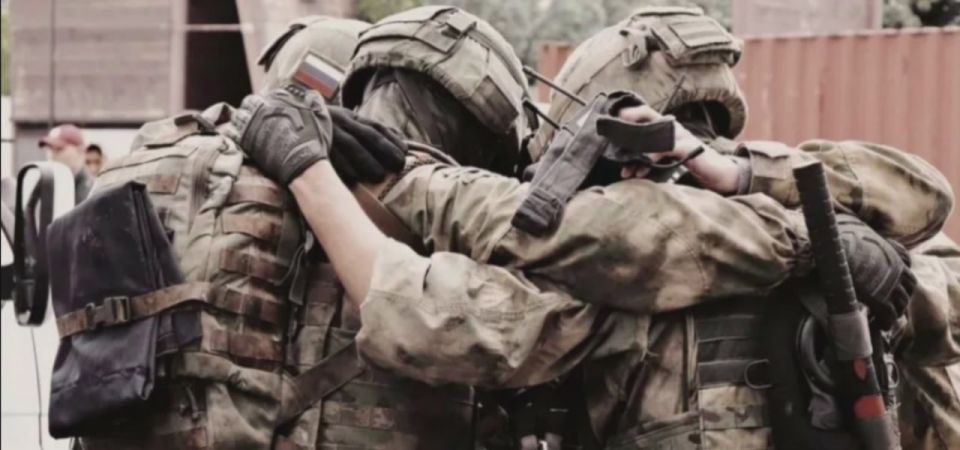 Два майора: ПОДЪЁМ!. ПЕСНЯ "ВСЕ МЫ - РУССКИЕ ДЛЯ НИХ!" на стихи Олега ПРУСАКОВА, позывной Дырокол, музыка - творческая группа Григория РОДСТВЕННИКОВА