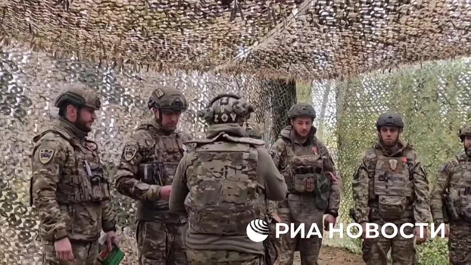Апти Алаудинов презентовал книгу с описанием идеологии спецназа "Ахмат"