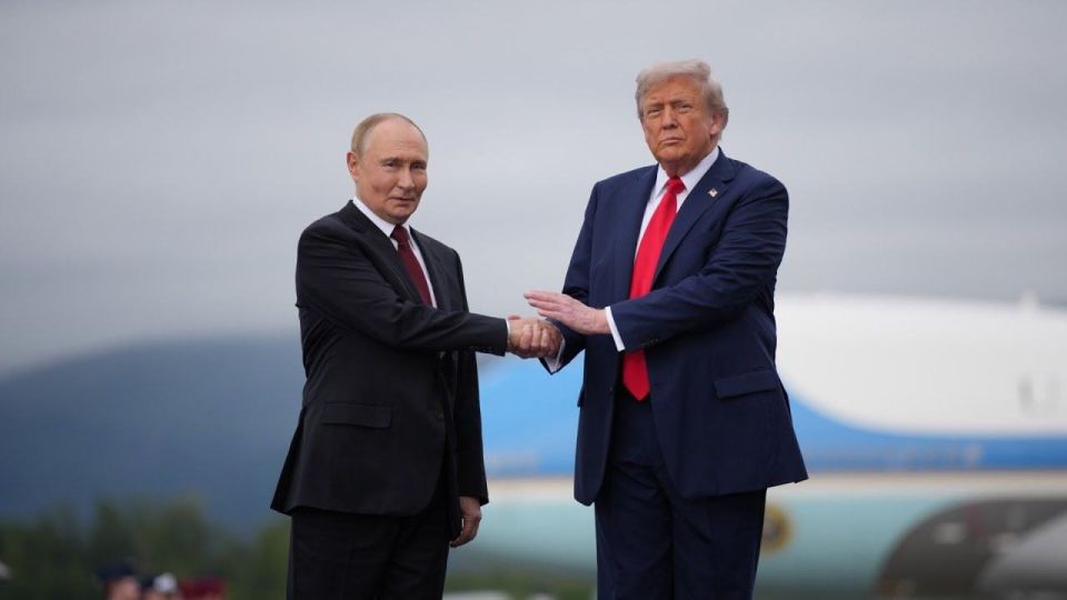 Путин и Трамп сегодня проведут телефонный разговор, лидеры обсудят украинский конфликт, сообщает Axios