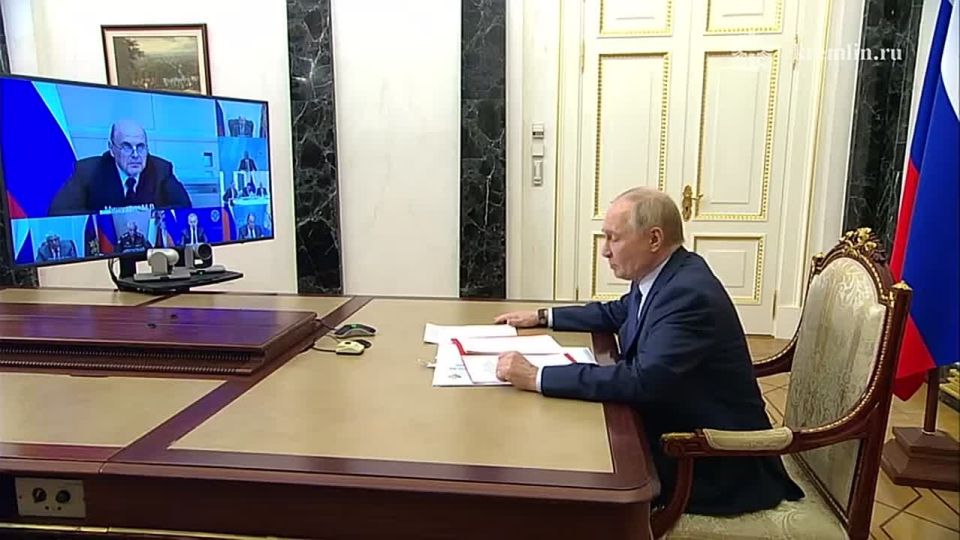 Путин обсудил с Совбезом разработку минеральных ресурсов на морском дне, с докладом выступил Козлов