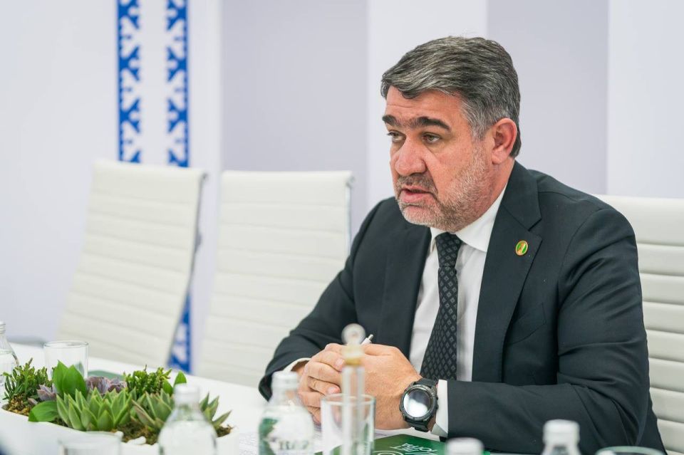 На полях форума «Российская энергетическая неделя-2025», где по поручению Главы ЧР Рамзана Кадырова принимает участие министр строительства, ЖКХ и энергетики ЧР Муслим Зайпуллаев, подписано соглашение между Минстроем... На полях форума «Российская энергетическая неделя-2025», где по поручению Главы ЧР Рамзана Кадырова принимает участие министр строительства, ЖКХ и энергетики ЧР Муслим Зайпуллаев, подписано соглашение между Минстроем...