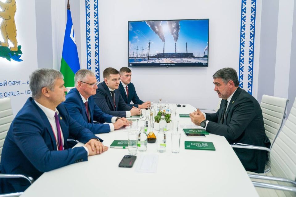 На полях форума «Российская энергетическая неделя-2025», где по поручению Главы ЧР Рамзана Кадырова принимает участие министр строительства, ЖКХ и энергетики ЧР Муслим Зайпуллаев, подписано соглашение между Минстроем... На полях форума «Российская энергетическая неделя-2025», где по поручению Главы ЧР Рамзана Кадырова принимает участие министр строительства, ЖКХ и энергетики ЧР Муслим Зайпуллаев, подписано соглашение между Минстроем...