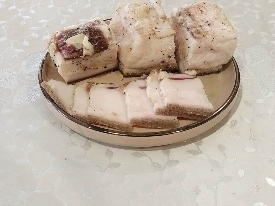 Секреты идеального соленого сала: как приготовить вкусный деликатес