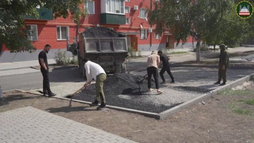 РАБОТЫ ПО БЛАГОУСТРОЙСТВУ ОБЩЕСТВЕННЫХ ТЕРРИТОРИЙ В ГРОЗНОМ БЛИЗЯТСЯ К ЗАВЕРШЕНИЮ