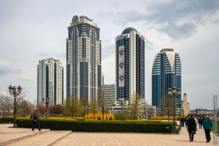 В Серноводском районе стартовало строительство современной детской площадки в рамках нацпроекта