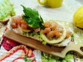 Сандвич с форелью и лимонной ноткой: новый взгляд на классическую закуску