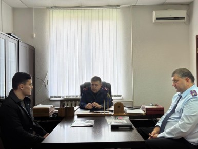 Исполняющий обязанности руководителя следственного управления полковник юстиции Алим Музафарович Бабаев провел личный прием граждан в Ачхой-Мартановском межрайонном следственном отделе СУ СКР по ЧР
