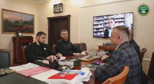 Ахмед Дудаев: Вчера у меня в гостях были дорогие БРАТЬЯ: военный корреспондент «КО4А TV», волонтер МООВ «ШТОРМ», член команды ДУМ РФ Михаил Негматов и участник СВО, экс-депутат Смоленского городского Совета Максим Баранов