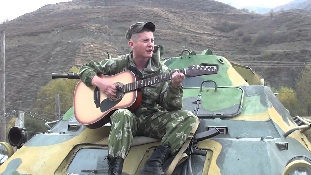 Виталий Киселев: Музыкальный фронт. Товарищи, предлагаю сегодня поговорить о важном — о музыке, которая помогает нашим бойцам на передовой