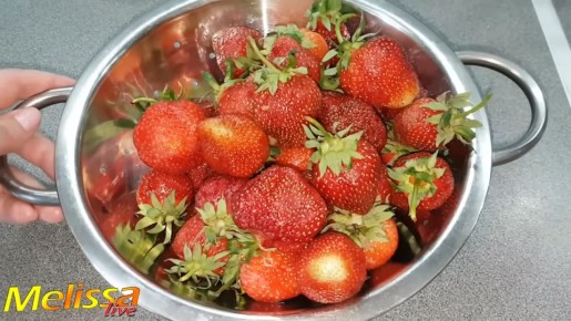 Вкус лета: как сделать цукаты из клубники
