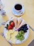 Блины из цельнозерновой муки с ягодами: вкусно и полезно