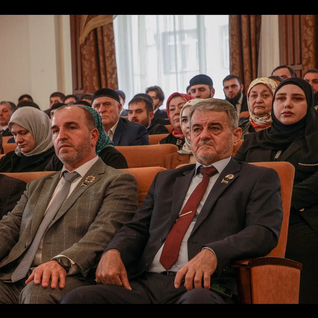 В Грозном прошло расширенное заседание Политического совета Чеченского регионального отделения партии «Единая Россия» с участием Главы Чеченской Республики Рамзана Кадырова В Грозном прошло расширенное заседание Политического совета Чеченского регионального отделения партии «Единая Россия» с участием Главы Чеченской Республики Рамзана Кадырова