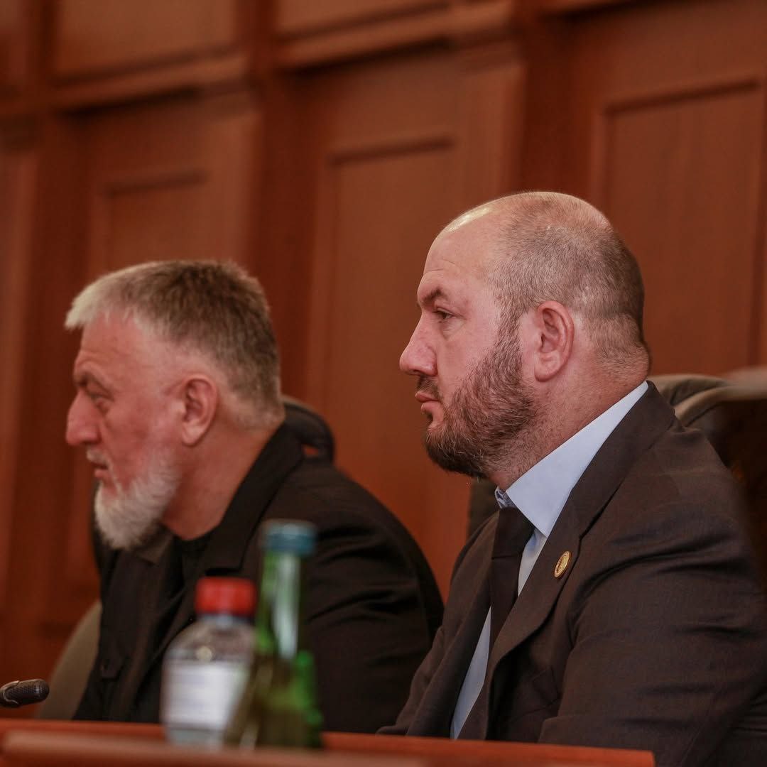 В Грозном прошло расширенное заседание Политического совета Чеченского регионального отделения партии «Единая Россия» с участием Главы Чеченской Республики Рамзана Кадырова В Грозном прошло расширенное заседание Политического совета Чеченского регионального отделения партии «Единая Россия» с участием Главы Чеченской Республики Рамзана Кадырова