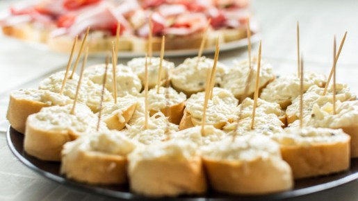 Такие бутерброды не стыдно предложить гостям: весь секрет в этой советской намазке