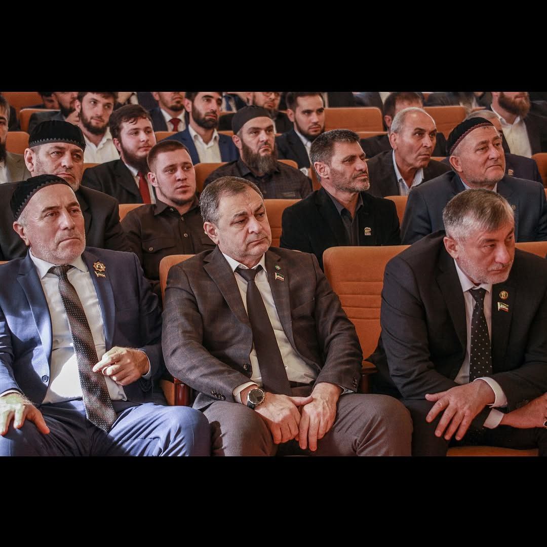 В Грозном прошло расширенное заседание Политического совета Чеченского регионального отделения партии «Единая Россия» с участием Главы Чеченской Республики Рамзана Кадырова В Грозном прошло расширенное заседание Политического совета Чеченского регионального отделения партии «Единая Россия» с участием Главы Чеченской Республики Рамзана Кадырова