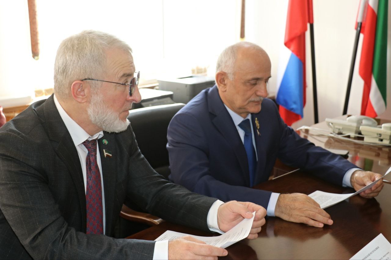 Халид Накаев провел заседание профильного комитета Халид Накаев провел заседание профильного комитета