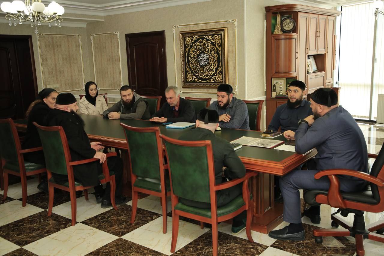 Директор департамента Аслан Уцимович Абдулаев провёл приём граждан по личным вопросам Директор департамента Аслан Уцимович Абдулаев провёл приём граждан по личным вопросам