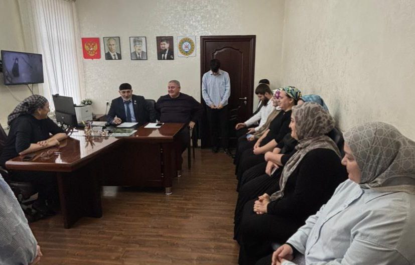 Депутаты провели рабочие встречи по решению актуальных задач Депутаты провели рабочие встречи по решению актуальных задач