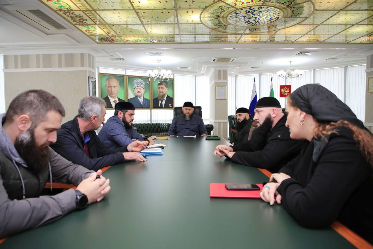 Директор департамента Аслан Уцимович Абдулаев провёл приём граждан по личным вопросам Директор департамента Аслан Уцимович Абдулаев провёл приём граждан по личным вопросам