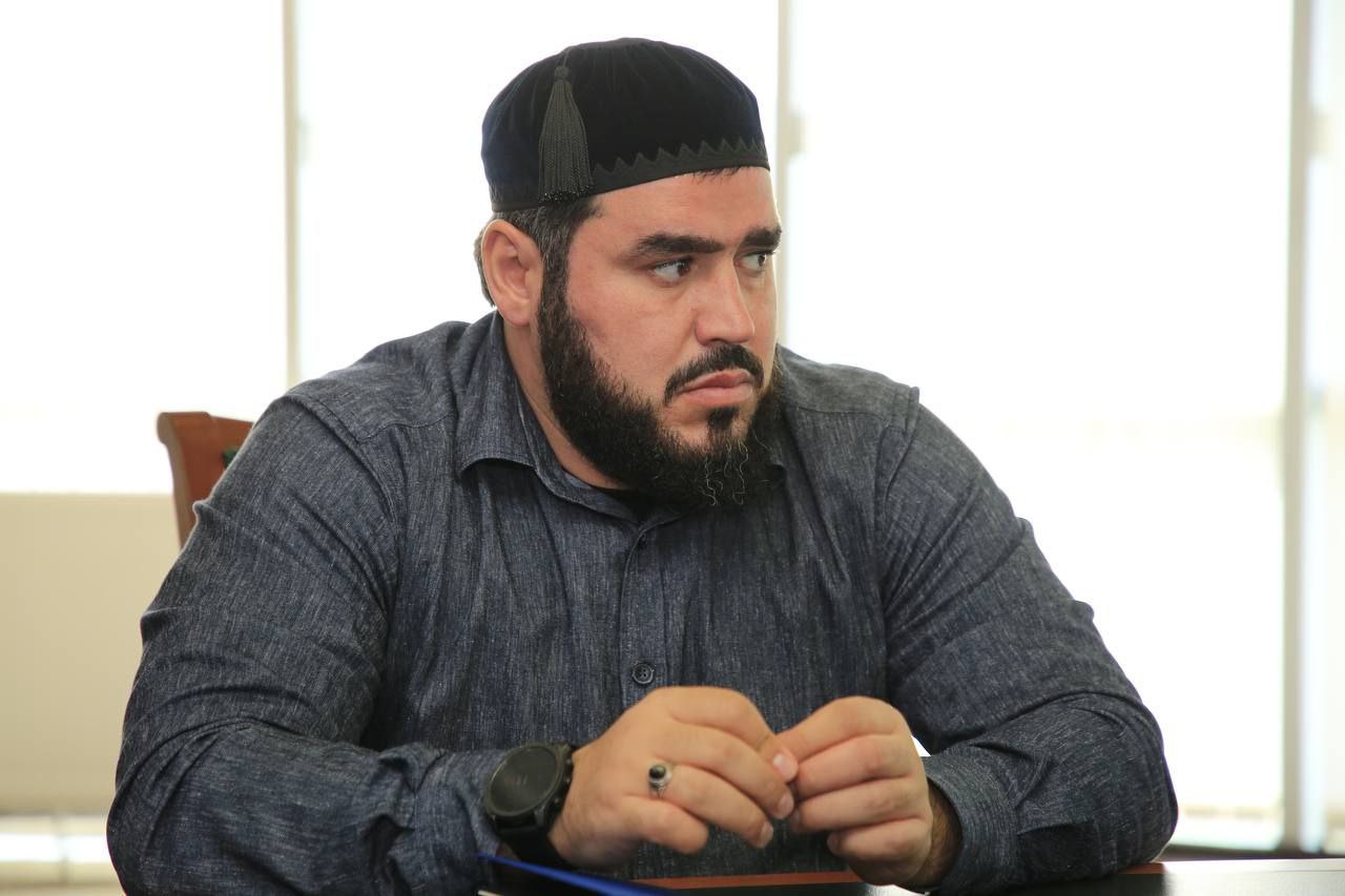 Директор департамента Аслан Уцимович Абдулаев провёл приём граждан по личным вопросам Директор департамента Аслан Уцимович Абдулаев провёл приём граждан по личным вопросам