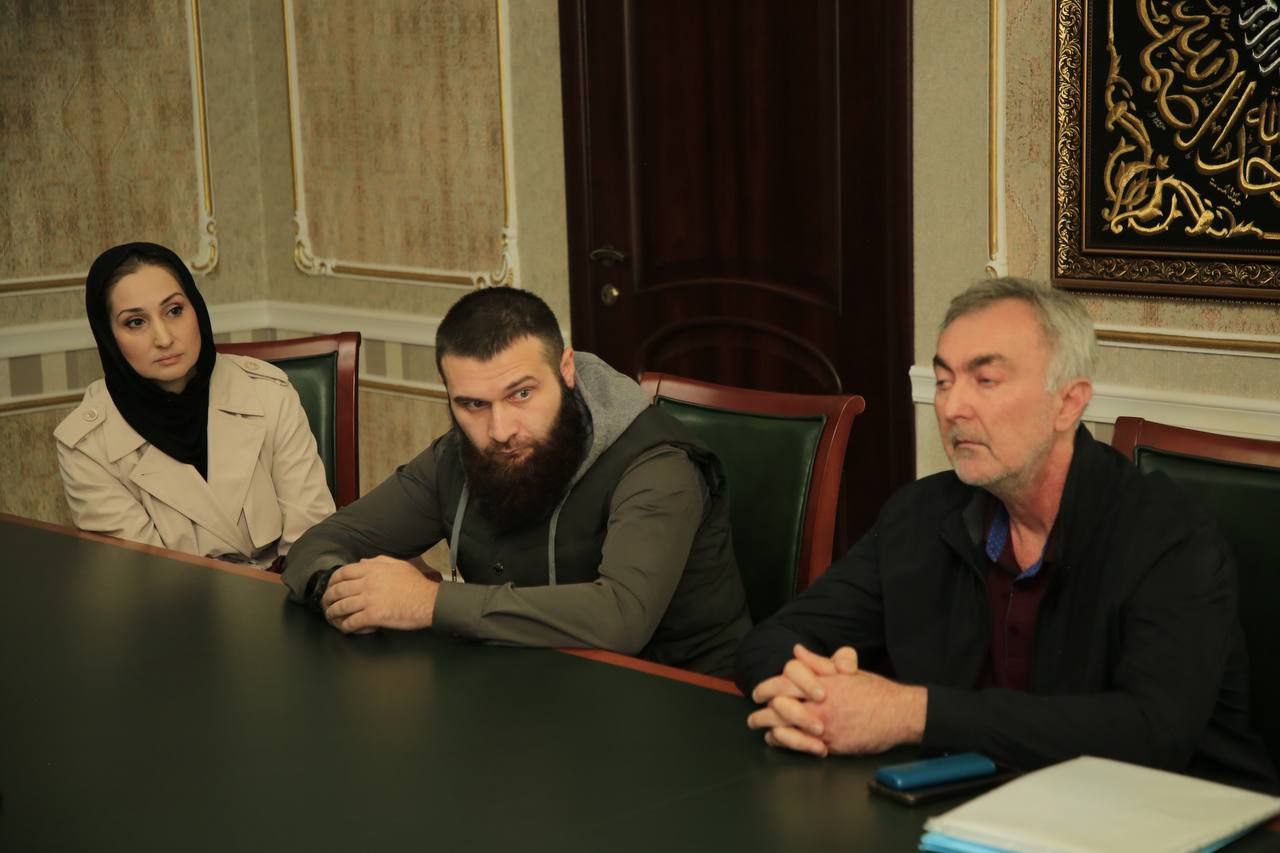 Директор департамента Аслан Уцимович Абдулаев провёл приём граждан по личным вопросам Директор департамента Аслан Уцимович Абдулаев провёл приём граждан по личным вопросам