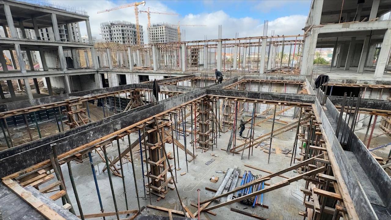 В столице Чеченской Республики полным ходом идёт строительство нового района имени В.В. Путина. Этот масштабный проект станет одним из символов обновлённого Грозного В столице Чеченской Республики полным ходом идёт строительство нового района имени В.В. Путина. Этот масштабный проект станет одним из символов обновлённого Грозного