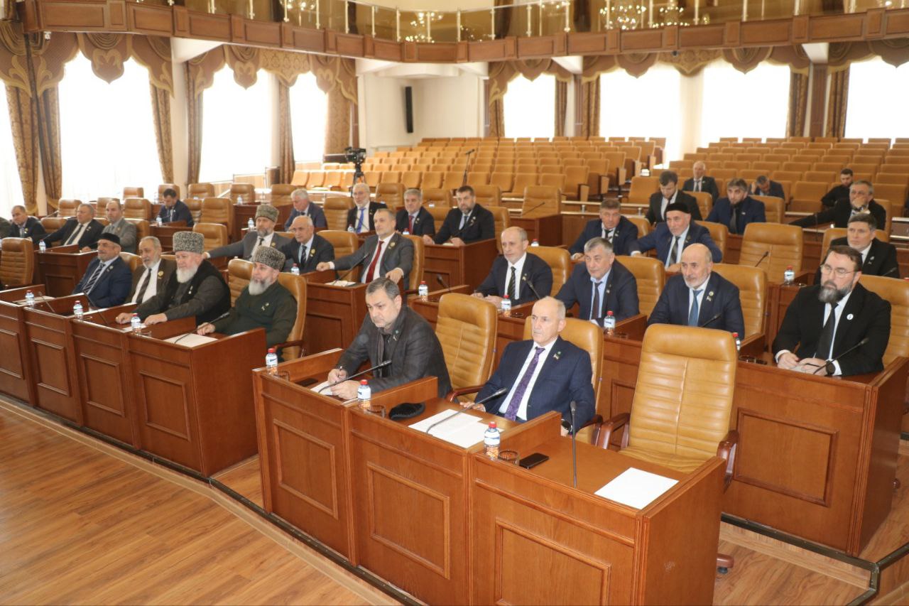 Шаид Жамалдаев провел очередное заседание Парламента ЧР Шаид Жамалдаев провел очередное заседание Парламента ЧР