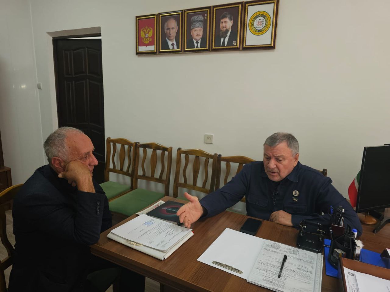 Али Гучигов встретился с начальником Управления Россельхозцентра по ЧР Асламбеком Темир-Алиевым