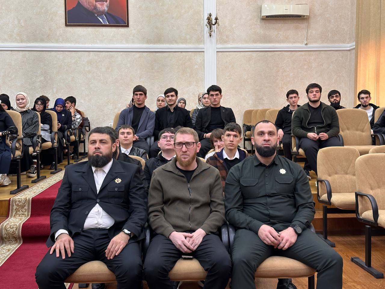 В Чеченской Республике состоялось торжественное открытие историко-патриотической передвижной выставки «Связь поколений: от героев Великой Отечественной войны до защитников СВО» В Чеченской Республике состоялось торжественное открытие историко-патриотической передвижной выставки «Связь поколений: от героев Великой Отечественной войны до защитников СВО»