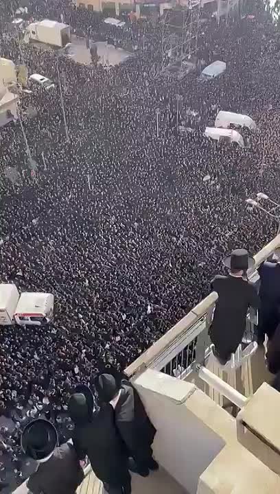 Ортодоксальные евреи (харедим) вышли на демонстрацию протеста против военной службы и ареста уклонистов от призыва в Иерусалиме