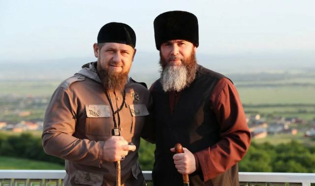 Главный раввин России Берл Лазар ответил муфтию Чечни Салах-Хаджи Межиеву, который назвал иудеев «врагами Аллаха» Главный раввин России Берл Лазар ответил муфтию Чечни Салах-Хаджи Межиеву, который назвал иудеев «врагами Аллаха»