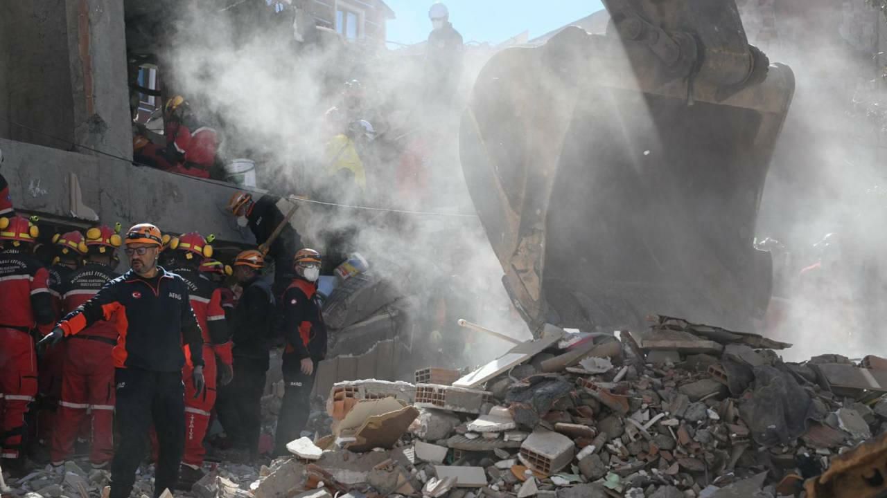 Израиль не допускает в Газу турецких спасателей