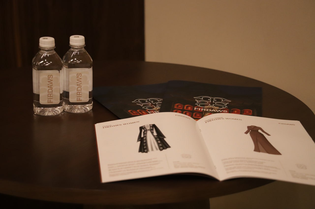 Совсем недавно в самом сердце Грозного распахнул двери бутик и кофейня чеченского Модного дома Firdaws — и всего за несколько дней это место стало одним из самых притягательных в городе Совсем недавно в самом сердце Грозного распахнул двери бутик и кофейня чеченского Модного дома Firdaws — и всего за несколько дней это место стало одним из самых притягательных в городе