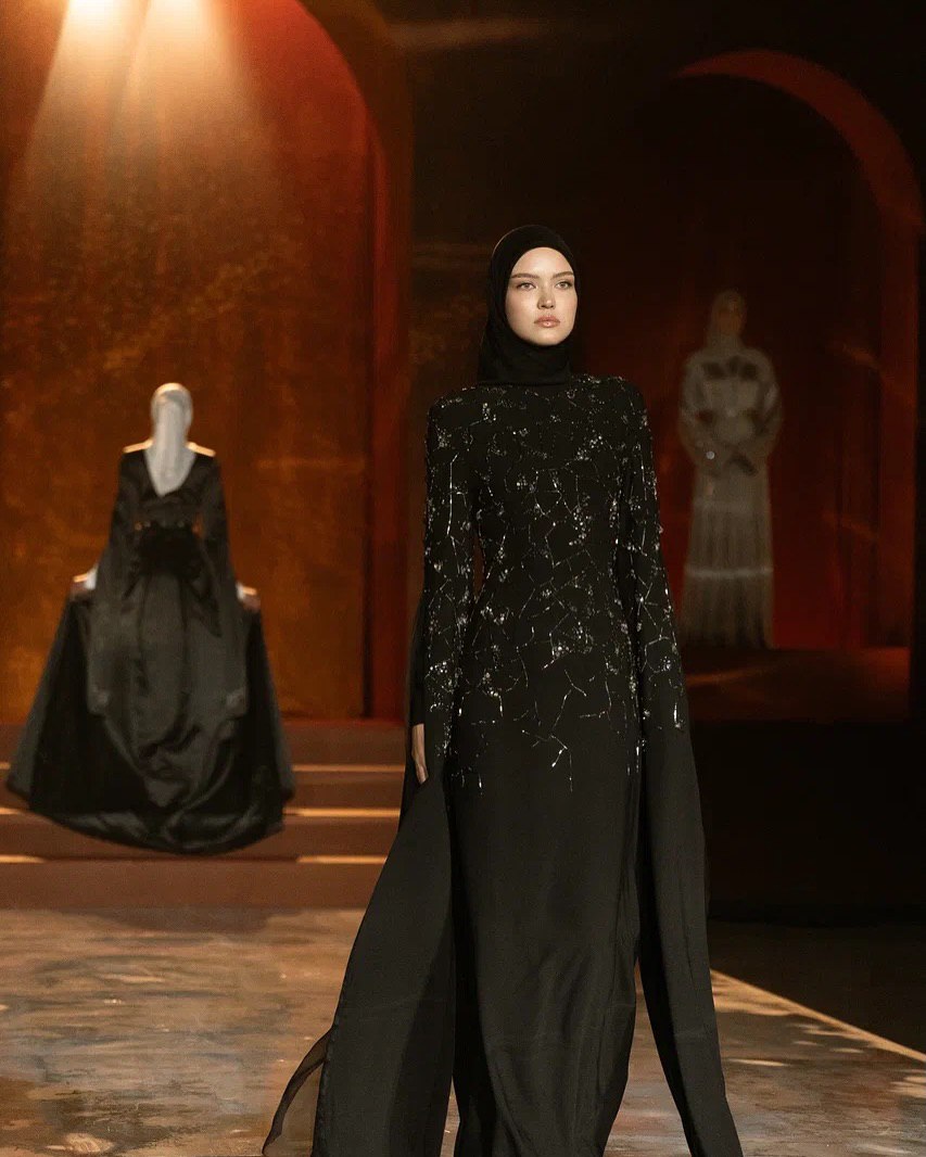 На прошлой неделе в Грозном прошёл показ новой коллекции Модного дома Firdaws На прошлой неделе в Грозном прошёл показ новой коллекции Модного дома Firdaws