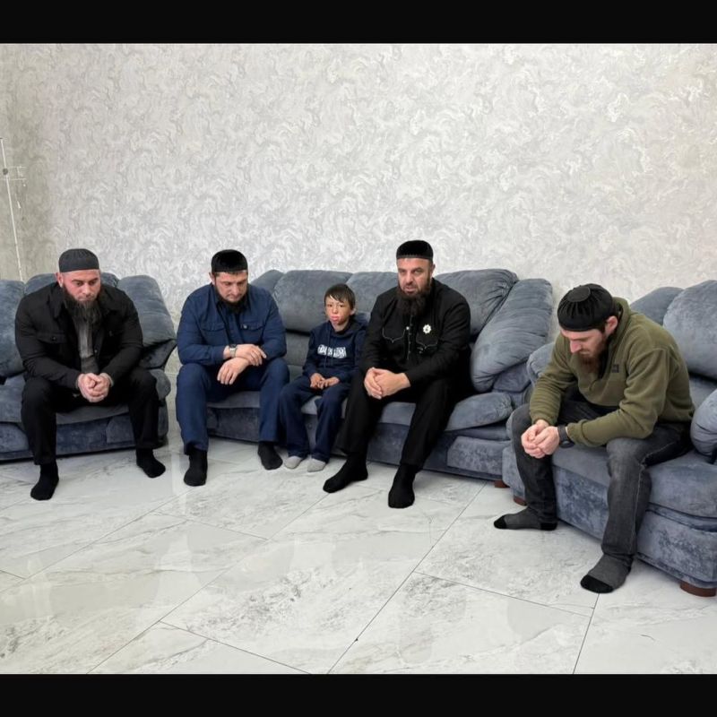 Министр Чеченской Республики по физической культуре и спорту Ахмат Кадыров пожертвовал более 4 миллионов рублей на лечение Джабраила Солтаева Министр Чеченской Республики по физической культуре и спорту Ахмат Кадыров пожертвовал более 4 миллионов рублей на лечение Джабраила Солтаева