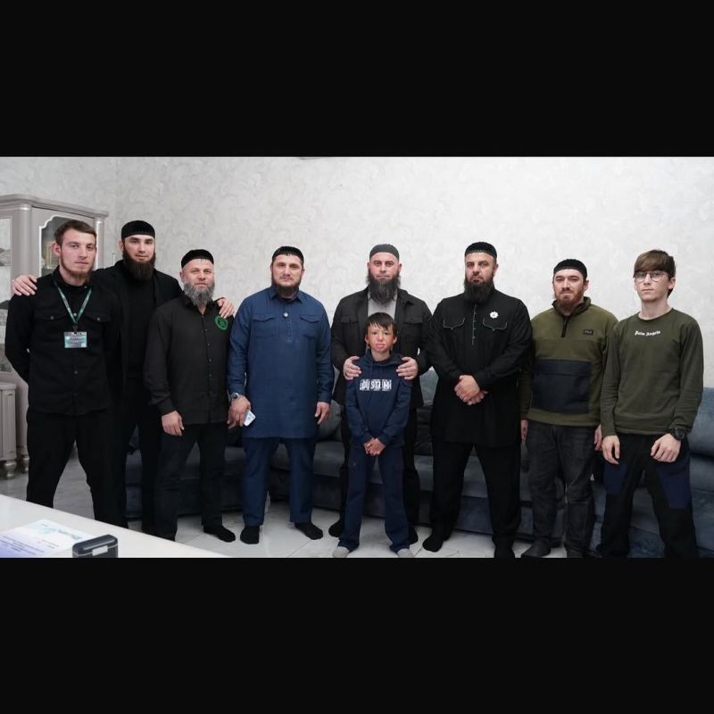 Министр Чеченской Республики по физической культуре и спорту Ахмат Кадыров пожертвовал более 4 миллионов рублей на лечение Джабраила Солтаева Министр Чеченской Республики по физической культуре и спорту Ахмат Кадыров пожертвовал более 4 миллионов рублей на лечение Джабраила Солтаева