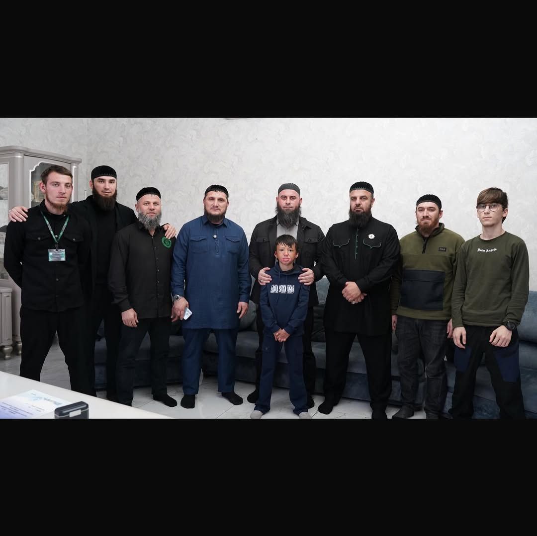 Министр Чеченской Республики по физической культуре и спорту Ахмат Кадыров пожертвовал более 4 миллионов рублей на лечение Джабраила Солтаева Министр Чеченской Республики по физической культуре и спорту Ахмат Кадыров пожертвовал более 4 миллионов рублей на лечение Джабраила Солтаева