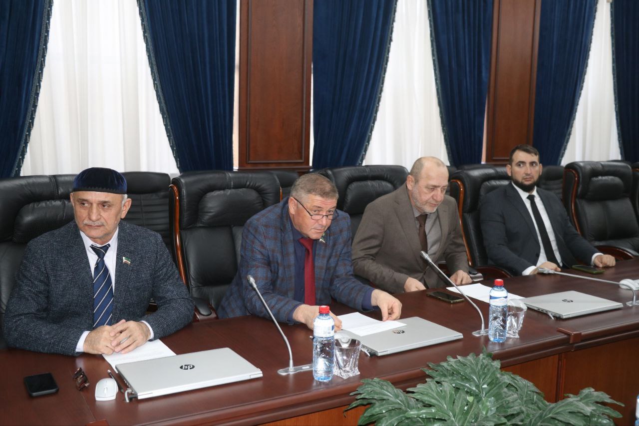 Заседание Комитета по строительству и ЖКХ Заседание Комитета по строительству и ЖКХ