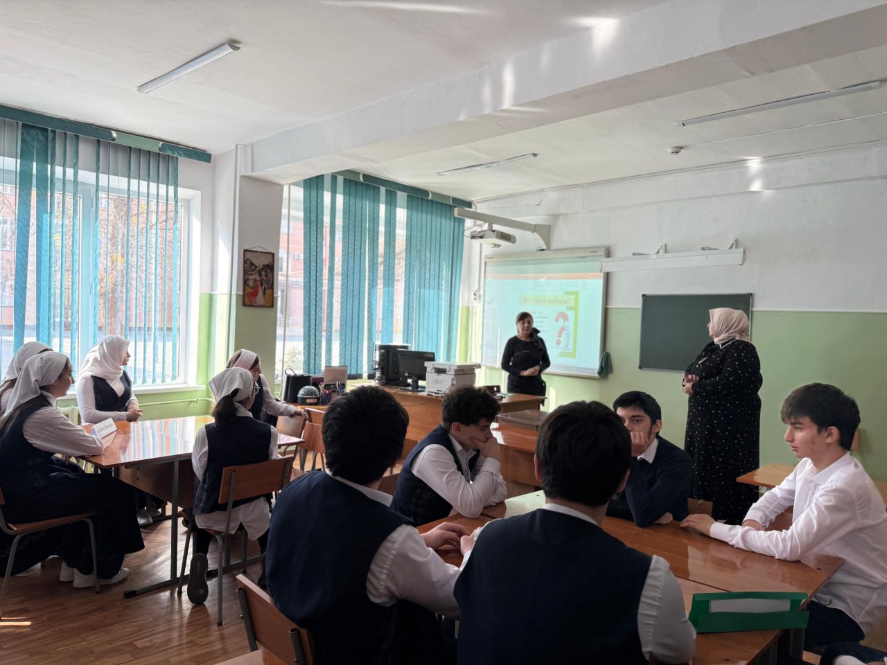 Молодежь Ахматовского района Грозного активно включилась в избирательный процесс! Молодежь Ахматовского района Грозного активно включилась в избирательный процесс!