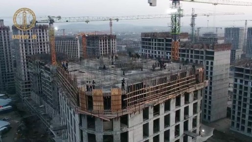 На пешеходном бульваре нового района Грозного возводят две мечети на расстоянии 1500 метров друг от друга